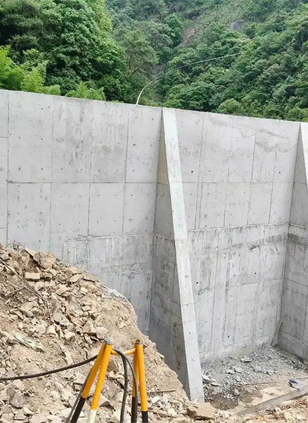 宿迁宿城区重力式挡土墙